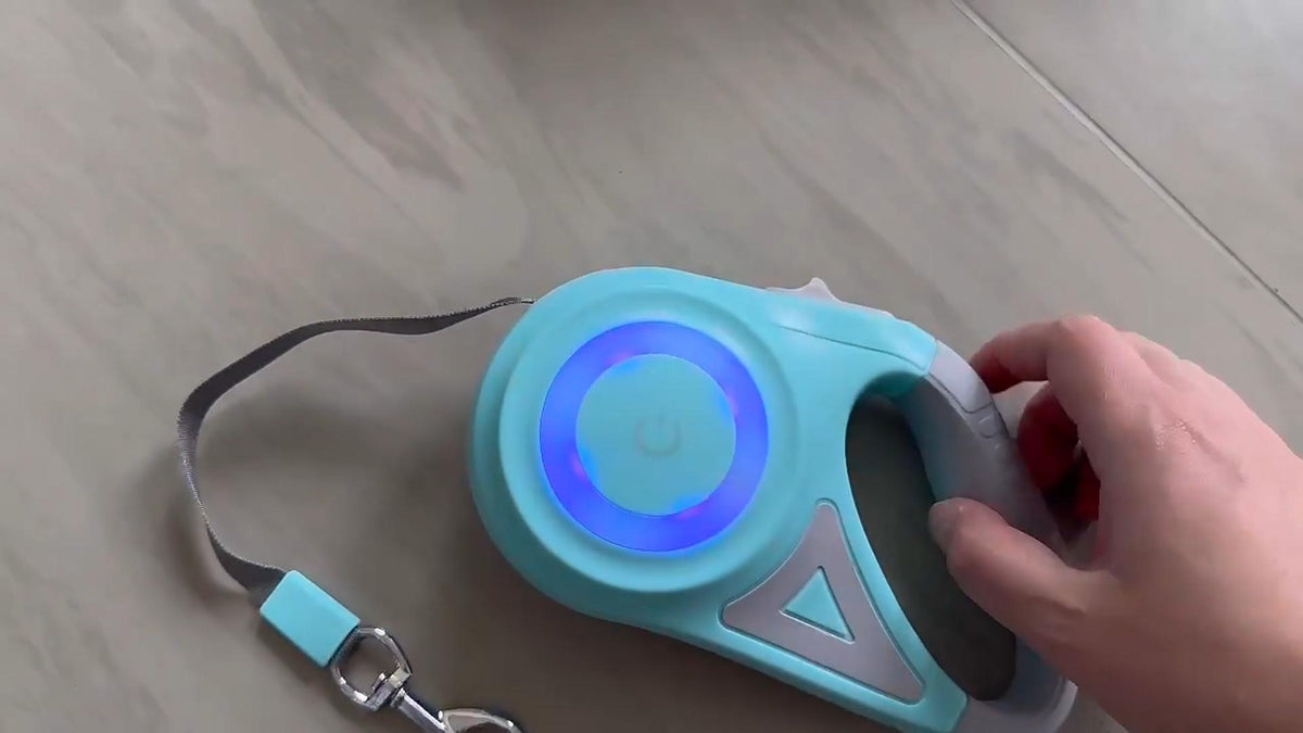Retractable Dog Leash with Night Safety Spotlight